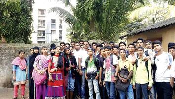 200 students allege Mumbai school cheated them of Rs 2,000 each